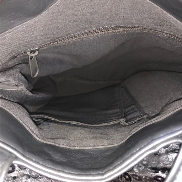 Silver purse with sequined bow - Picture 4 of 4